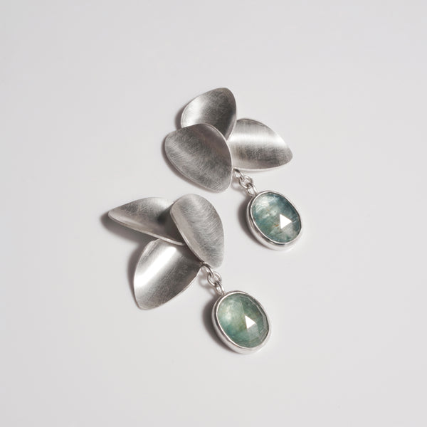 Triple lotus kyanite drops